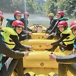 Parque de Campismo Rafting Camp - *