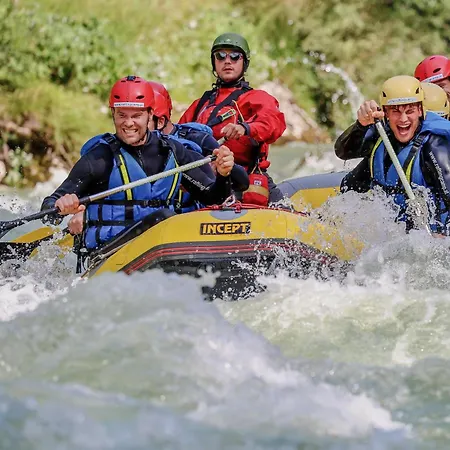 Kamp alanı Rafting Camp - *